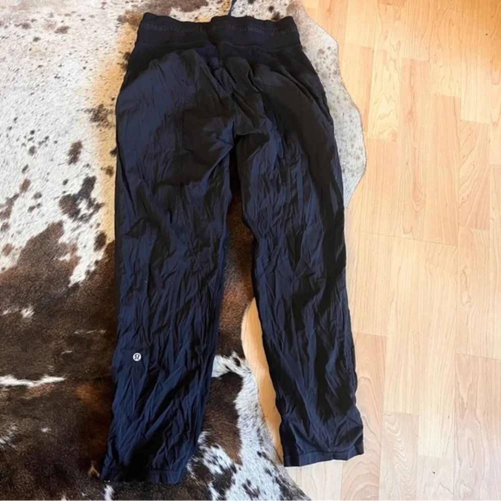 LULULEMON‎ Black Dance Studio Crop Unlined 25” Athletic Pants Size 4